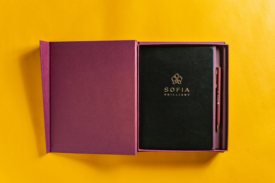 Брендированный ежедневник и ручка для компании Sofia Brilliant