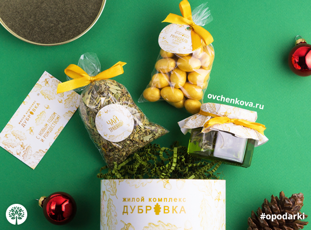 Новогодний подарочный набор с чаем и медом